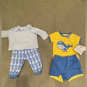 2 x 6 month outfits. Le top